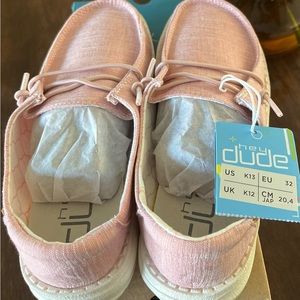 NWT 💕 Hey Dude kids shoe size 13.